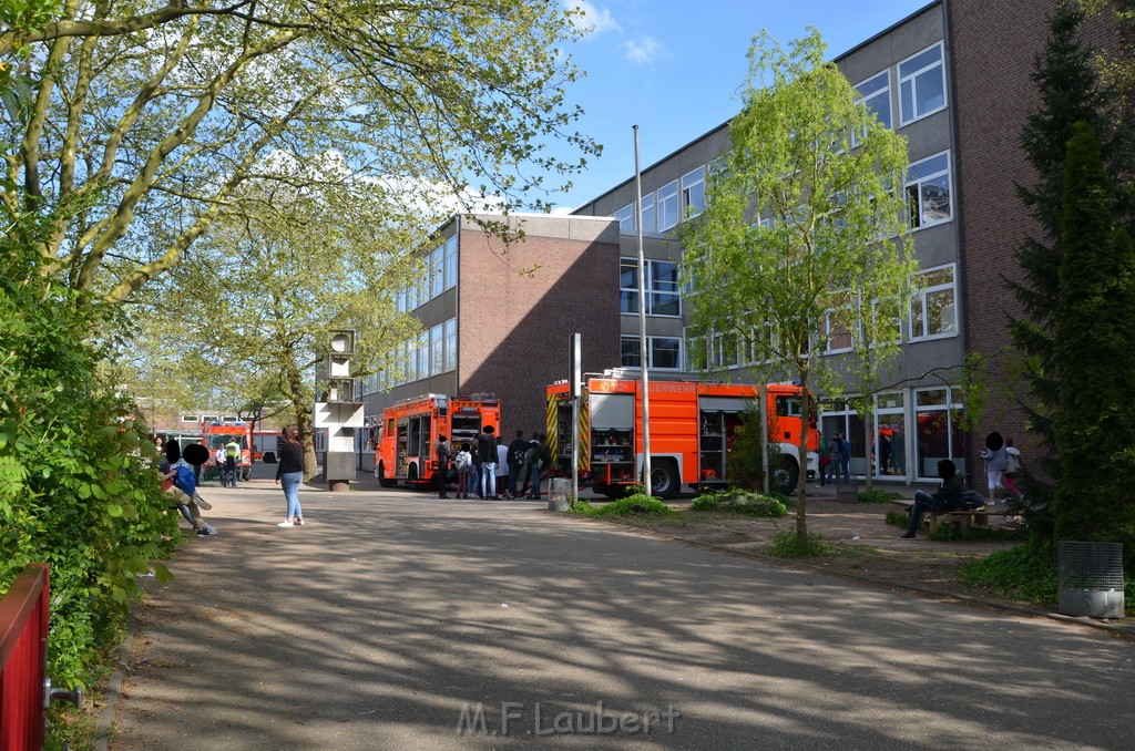Geruch in Schule Koeln Brueck Helene Weber Platz P66.JPG - Miklos Laubert